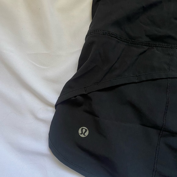 THREE Lululemon Athletica - Speed Up Low-Rise Lined Short 2.5". Size 6. - Picture 3 of 10